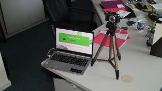 Das Fotosystem „Small Business“ wurde entwickelt, um auch kleineren Kommunen die Möglichkeit der Herstellung von Passbildern direkt im Amt zu ermöglichen. Selbstverständlich ist auch hier die DIBIKO® -Anbindung gewährleistet.